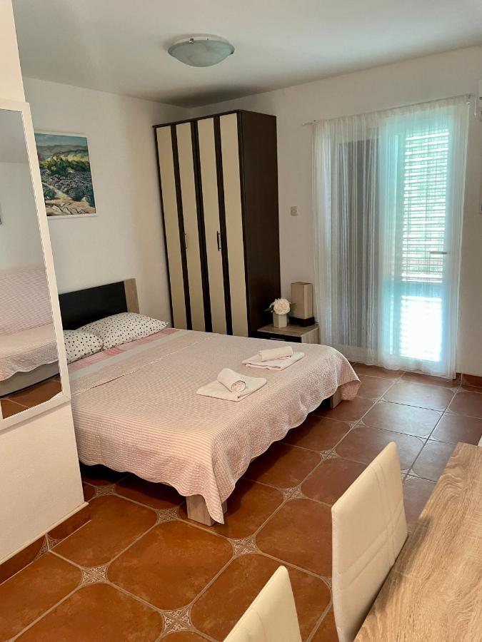 Studio Apartmani Kremic Karlobag Dış mekan fotoğraf