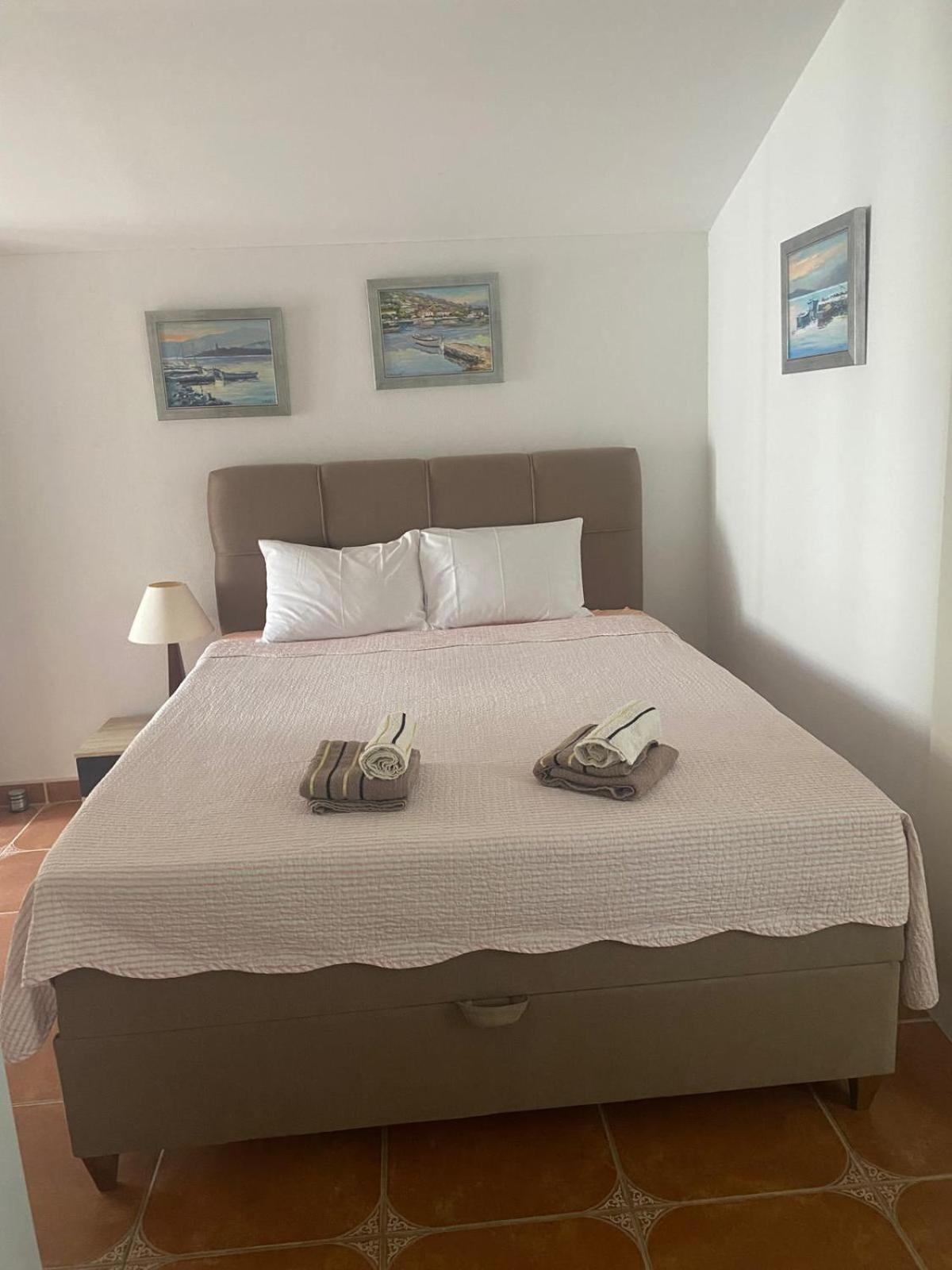 Studio Apartmani Kremic Karlobag Dış mekan fotoğraf